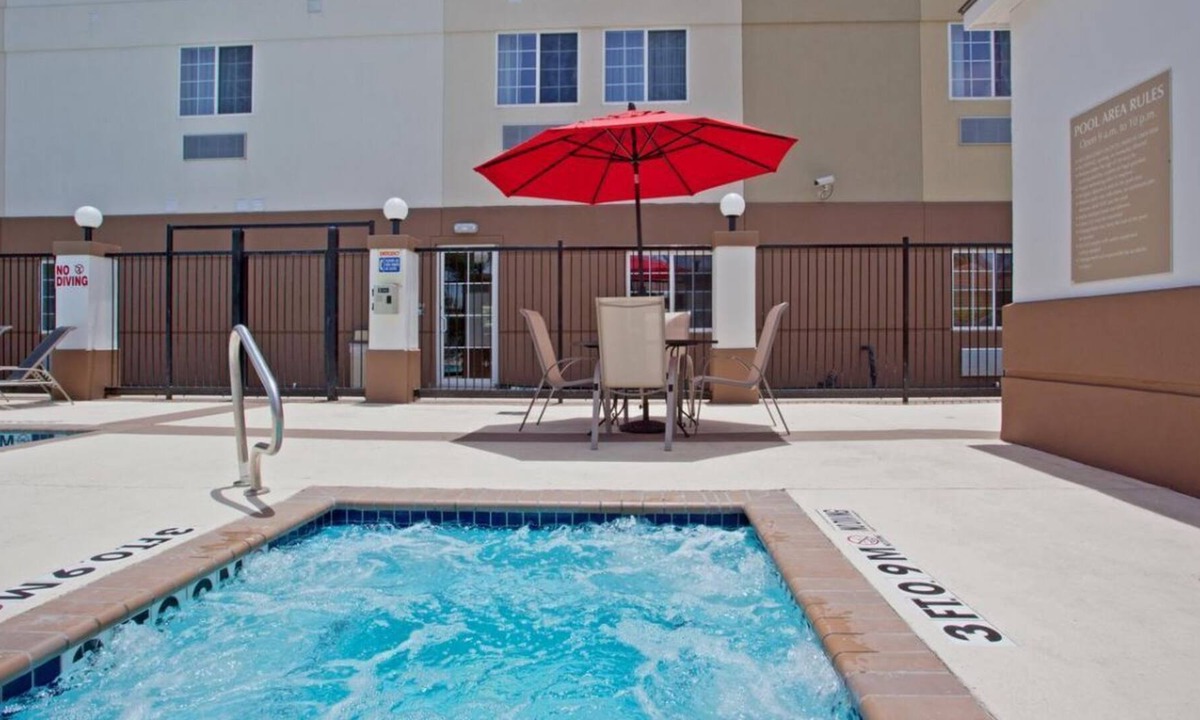 Westchase House | Clean and Comfy Unit, Kitchen, Pool, Fitness Center
