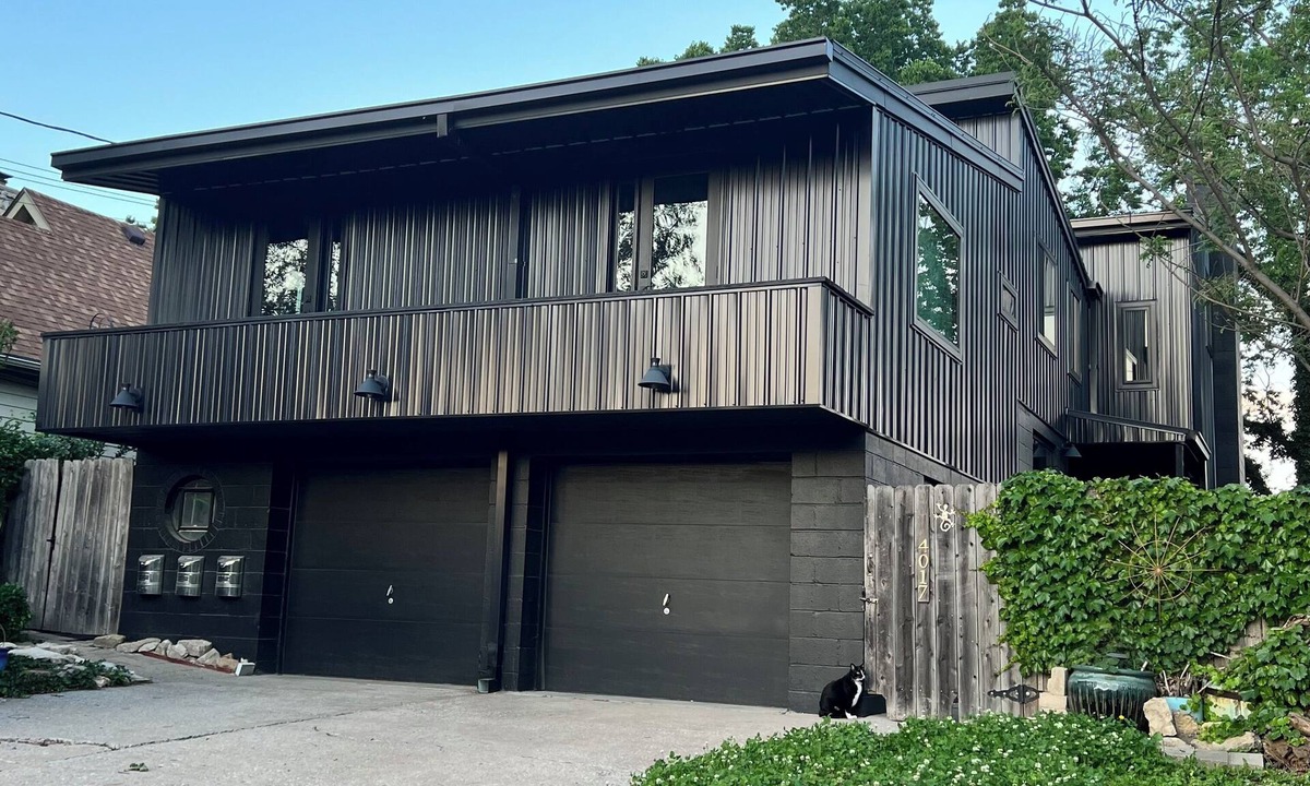 Southmoreland House | Clean&Bright-2Story Townhome w/Patio in Fab Location!