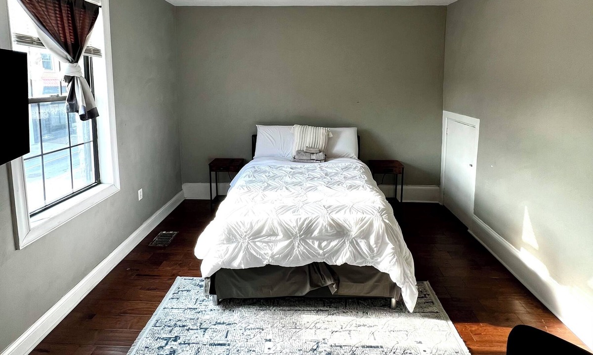 South Side Flats House | Clean & Central Pittsburgh Retreat Cozy + Highly Walkable!