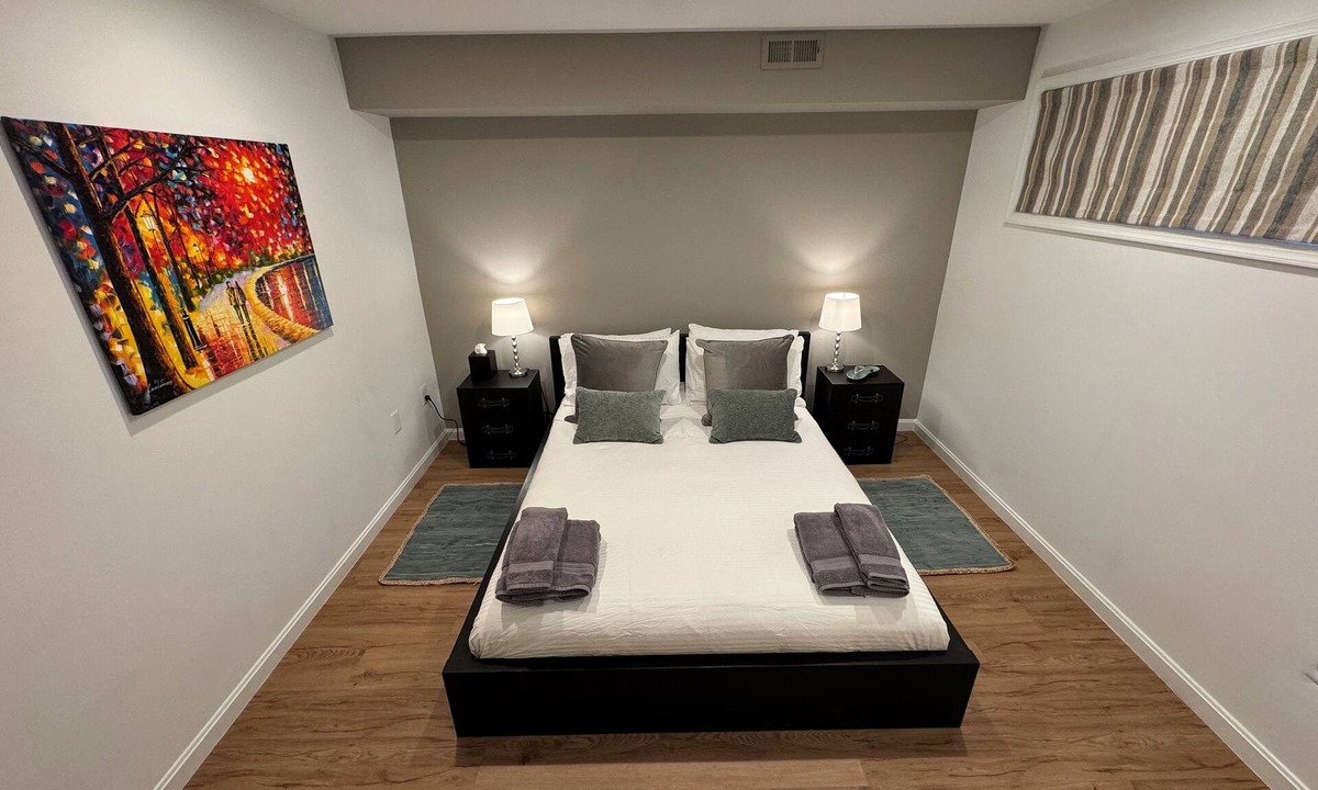 Reston Bed & Breakfast | Clean comfy Reston B&B with ping pong table