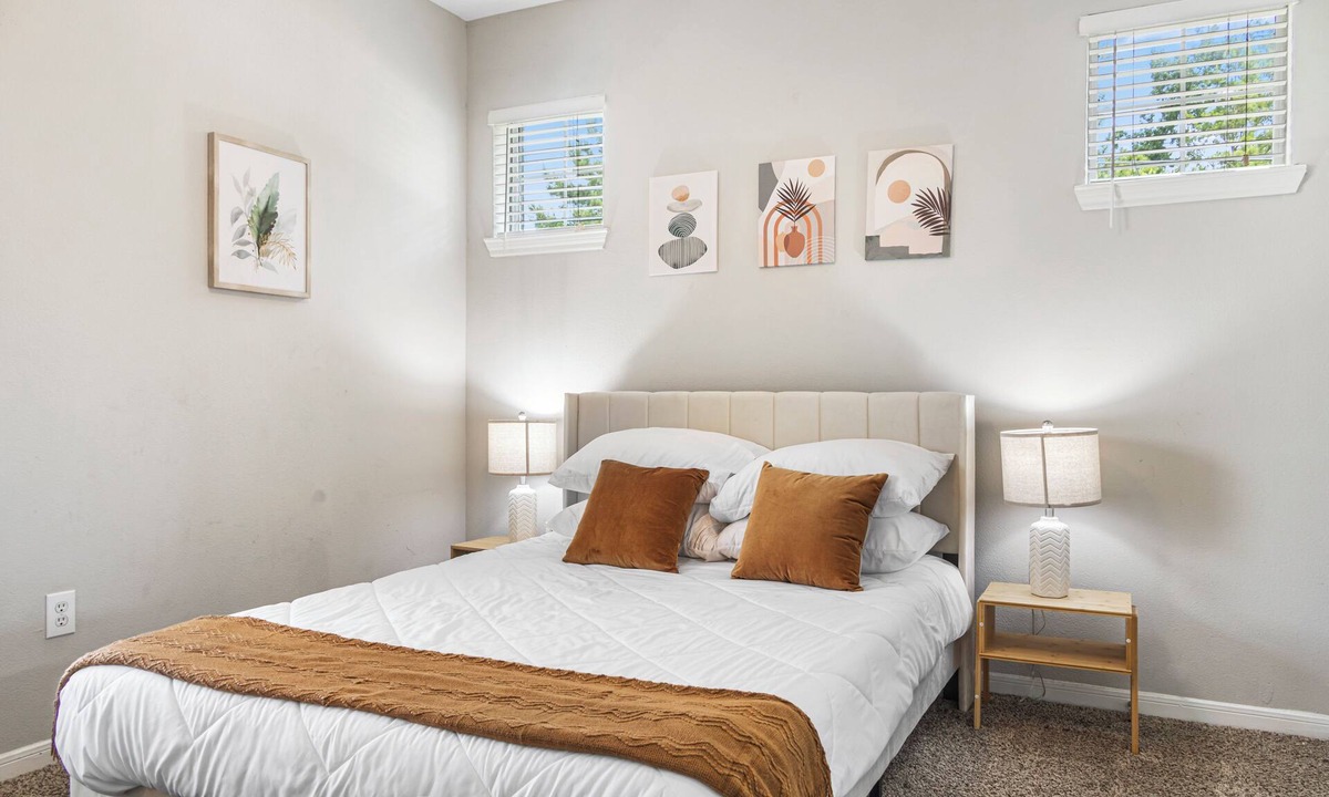 Alden Bridge Apartment | Clean+Cozy 1BR Gym + Mins To Houston ER +Parking