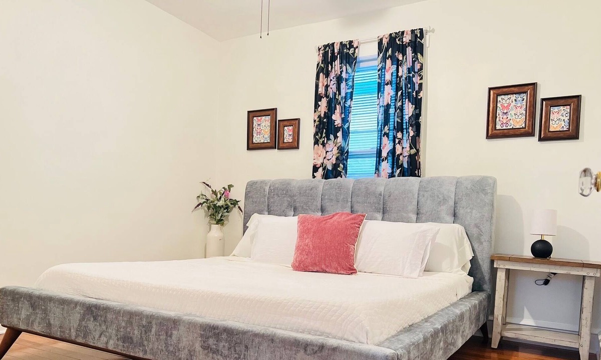 Magnolia House | Clean, cozy, and close to Philly!