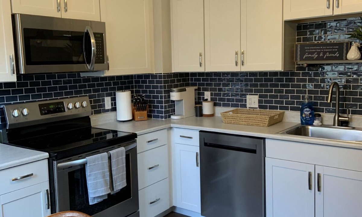 Cheyenne House | Clean & Cozy Downtown Bungalow