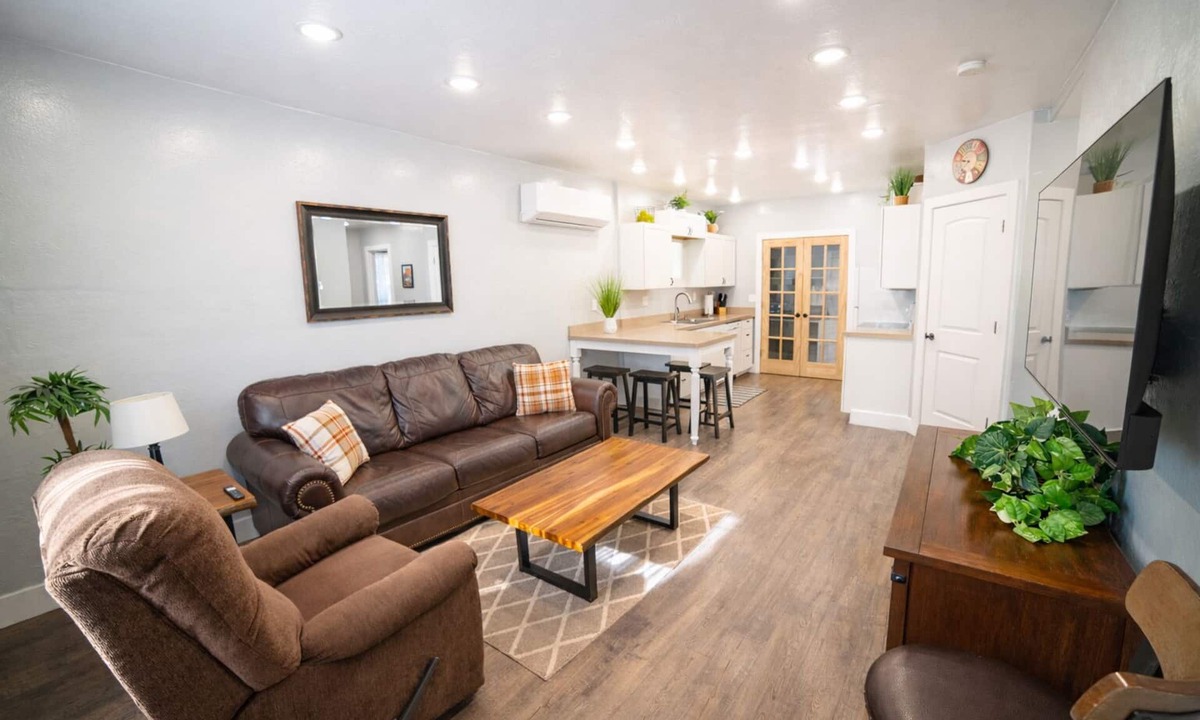 Kanab Apartment | Clean In-Town, 2BR Sleeps 4, Walk to Shops & Dining