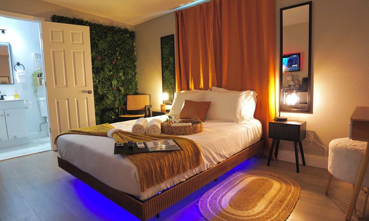 Orlando Apartment | Clean Luxury Boho in Orlando 25 min from Theme Parks