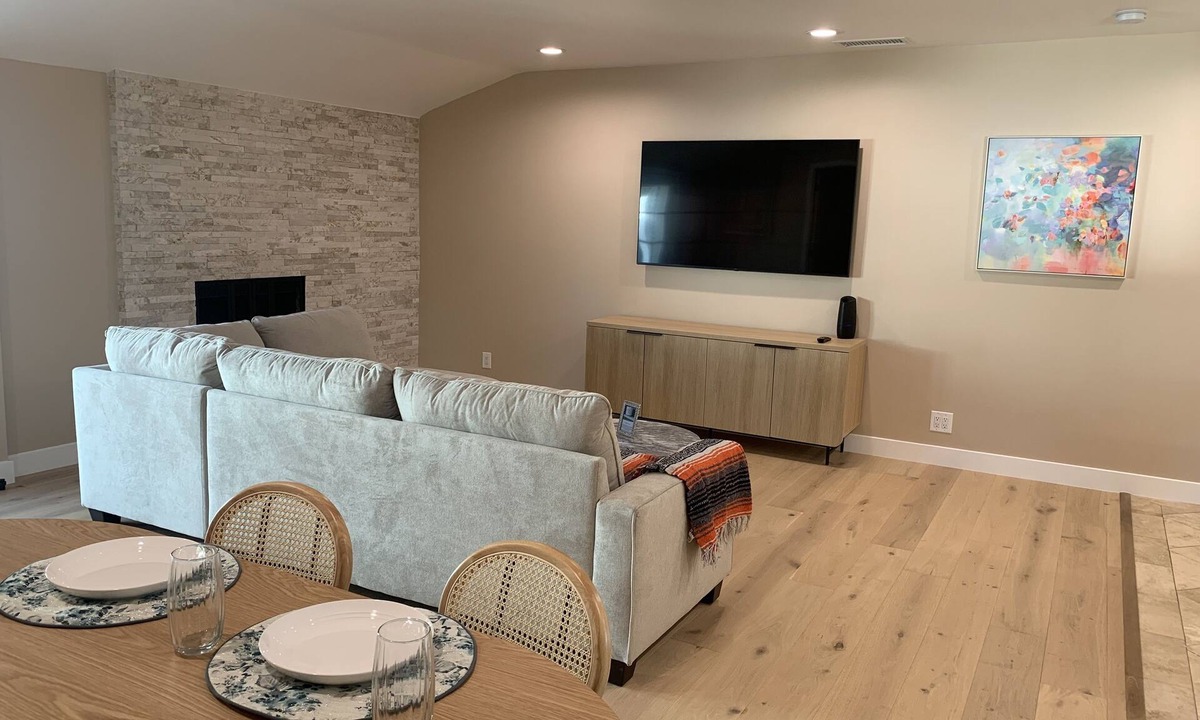 Northridge House | Clean Modern Beauty