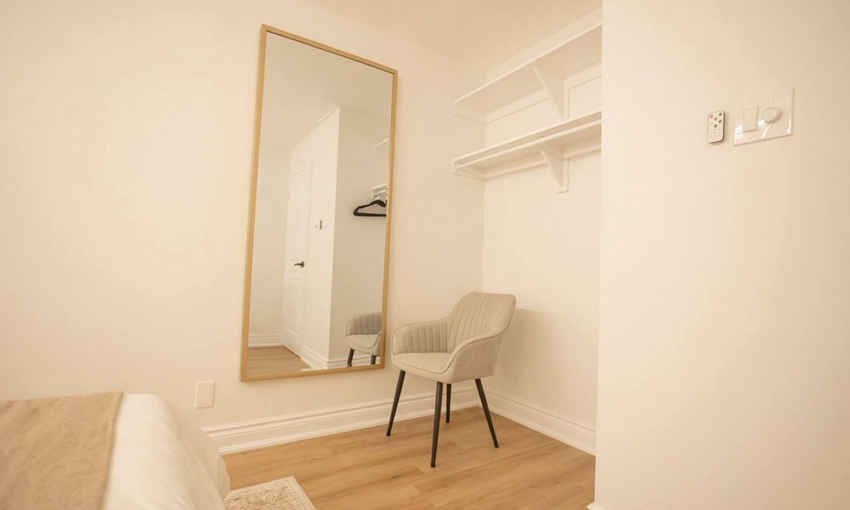 Ottawa Division Apartment | Clean, modern home & great location/Top logement – Propre, moderne et bien situé