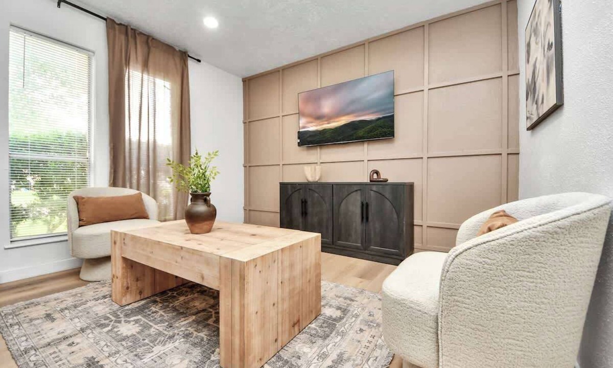La Porte House | Clean & Modern/La Porte Tx/Perfect for work stays