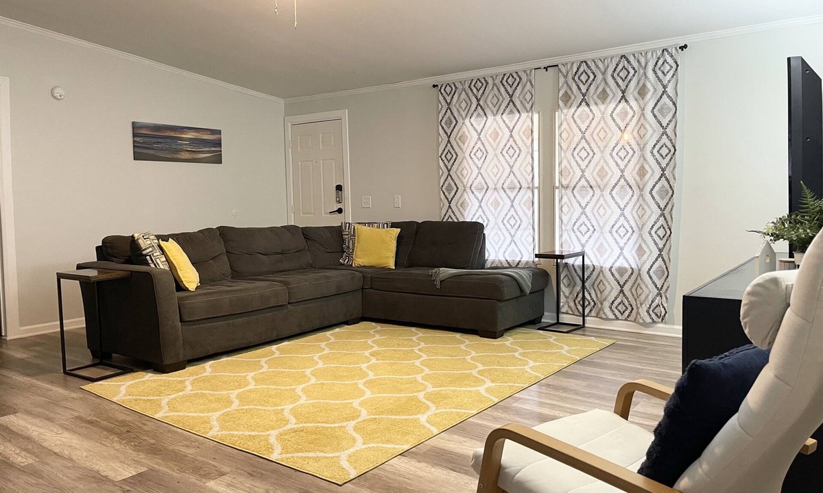Denver House | Clean & Quiet 3BR Home Near Lake Norman - Pets Welcome