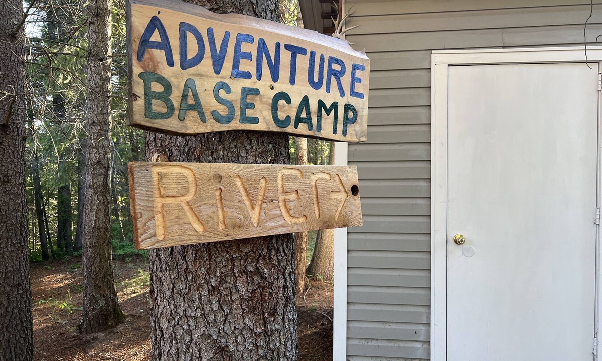 Whitefish Cabin | Clean Room on the River