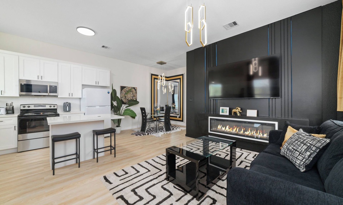 Jacinto City Apartment | Clean,safe, convenient unit- High speed internet
