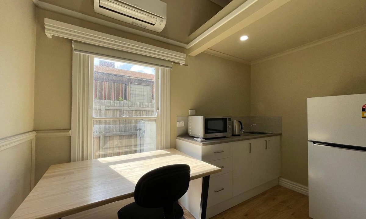 Seymour House | Clean, secure studio