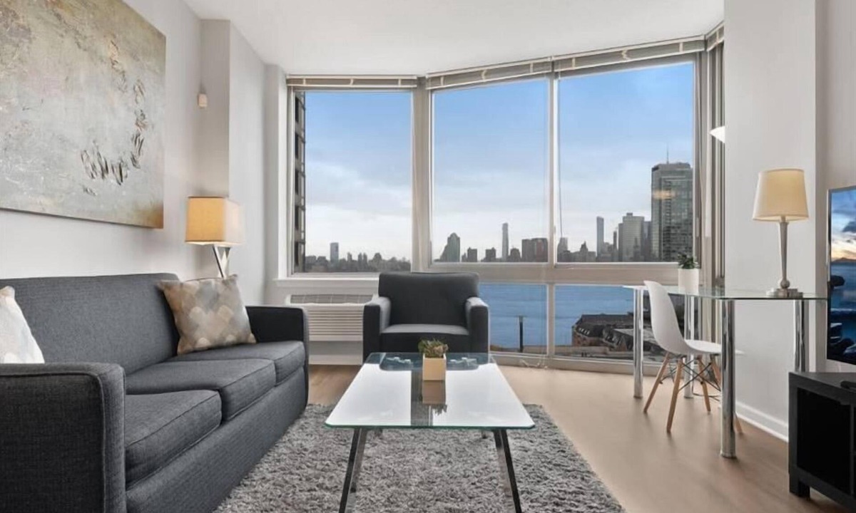 Hudson Exchange Apartment | Clean & Spacious 1BR | Work Remote | Free WiFi & Kitchen | Near PATH