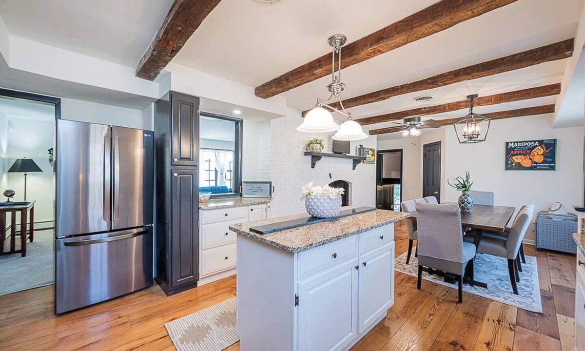 Reisterstown Other | Clean & Spacious Charming Farmhouse