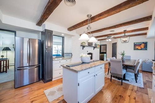 Reisterstown House | Clean & Spacious Charming Farmhouse