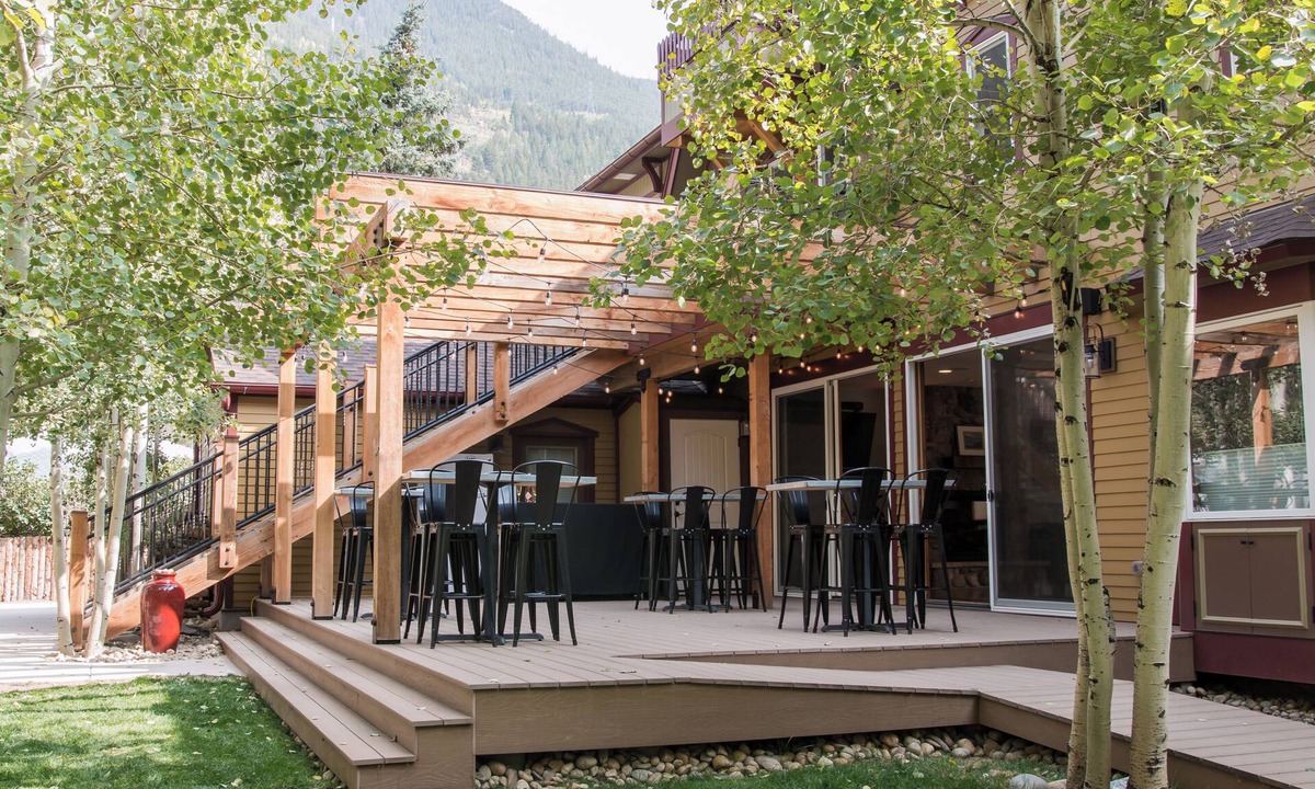 Historic District Hotel | Clear Creek Inn