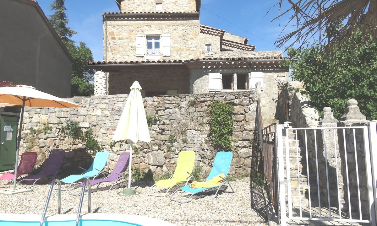 Saint-Paul-le-Jeune House | Clear waters, "le lavoir" guest house