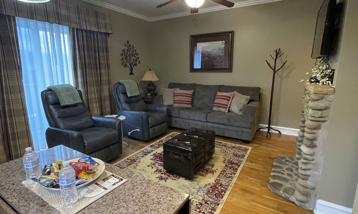 Pigeon Forge Condo | CLEARLY THE BEST RIGHT HERE