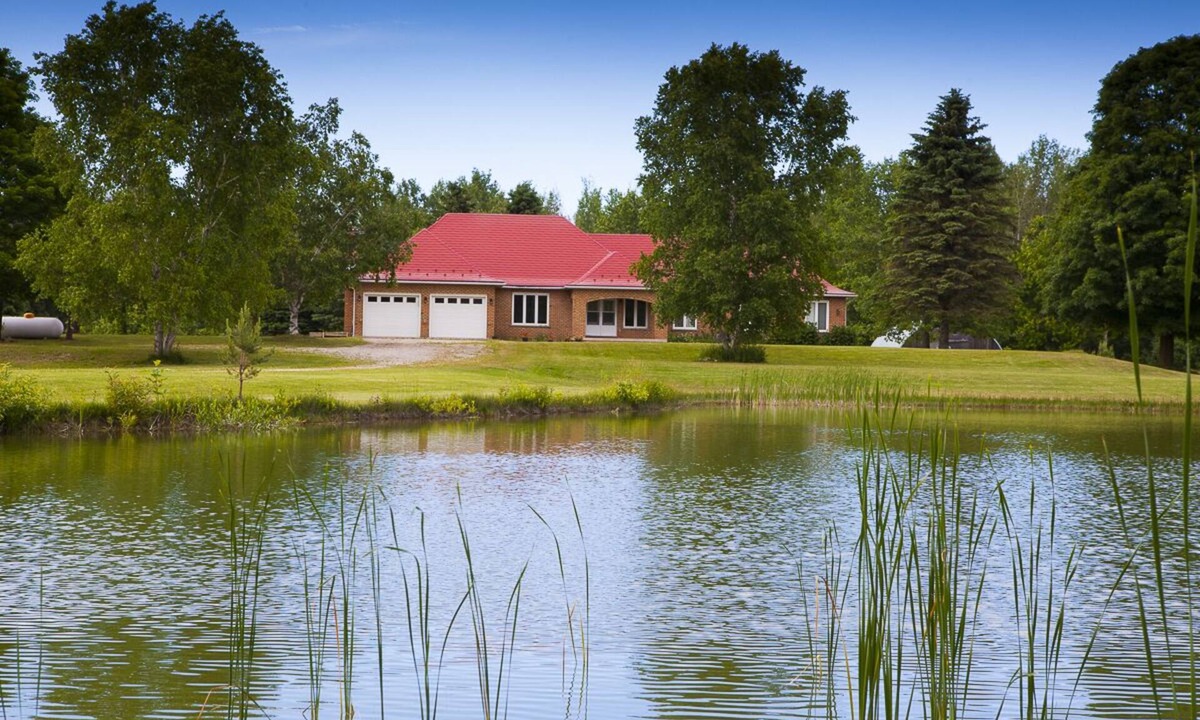 Clearview Township House | Clearview Manor (Wasaga Beach)(Blue Mountain)