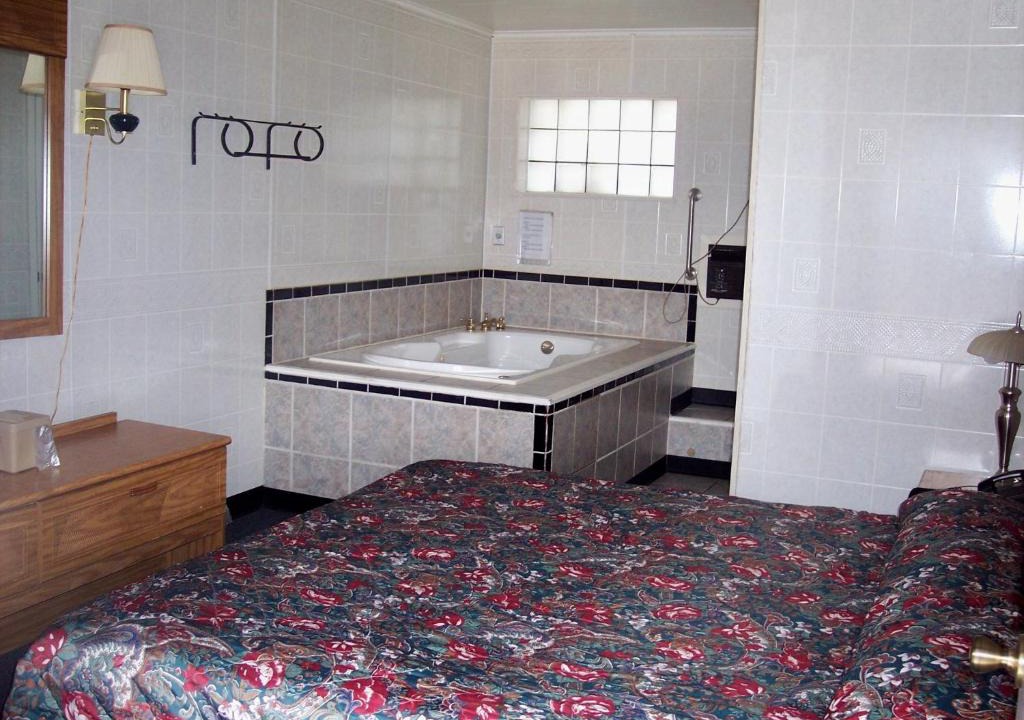 Hanover Hotel | Clearview Motor Inn