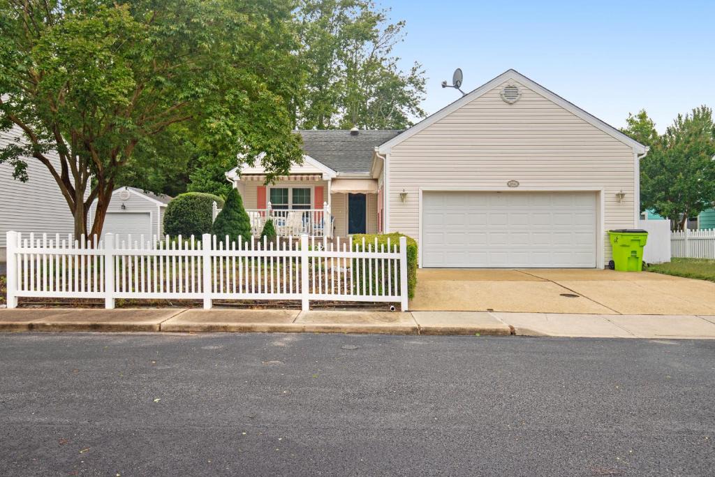 Clearwater House | Clearwater - 38645 Jamestown Cir