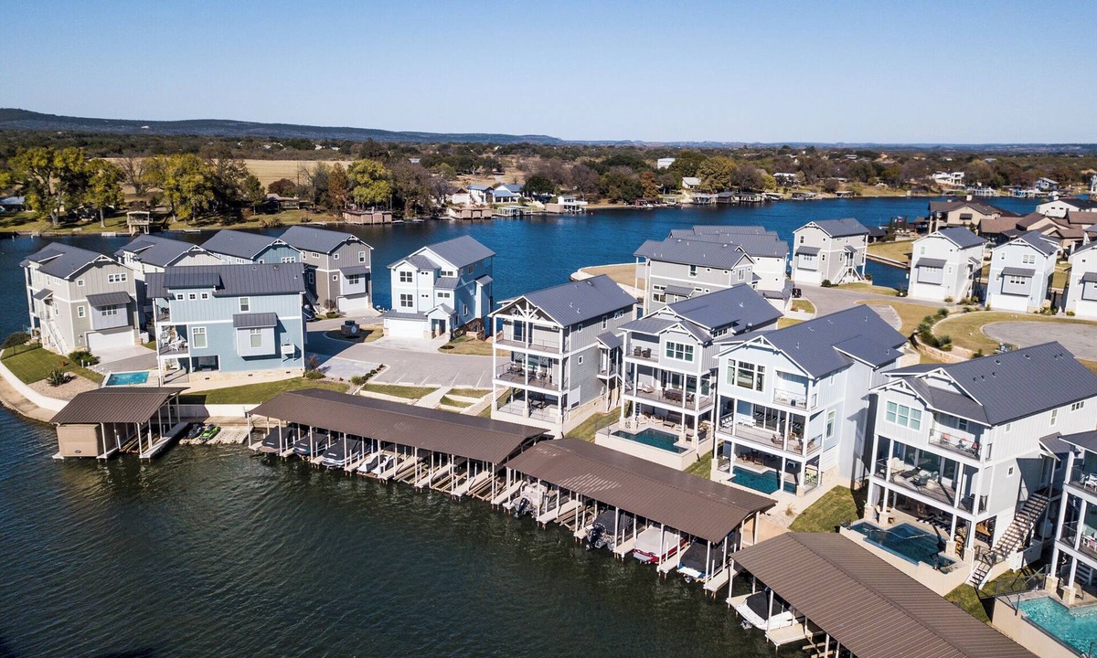 Kingsland House | Clearwater - Golf + Pool + 3 bdm + Bunk Space