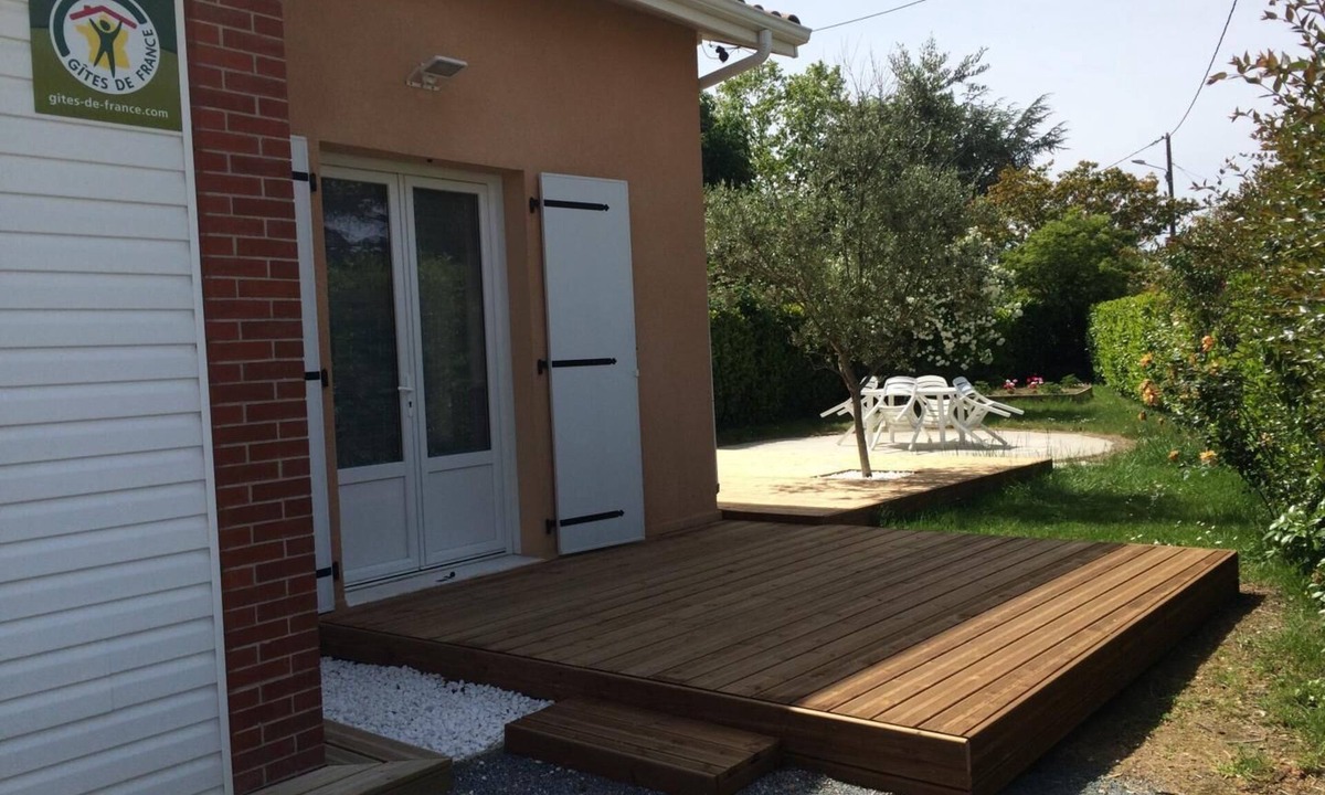 Ambares-et-Lagrave House | Cleau - Ambares Lagrave