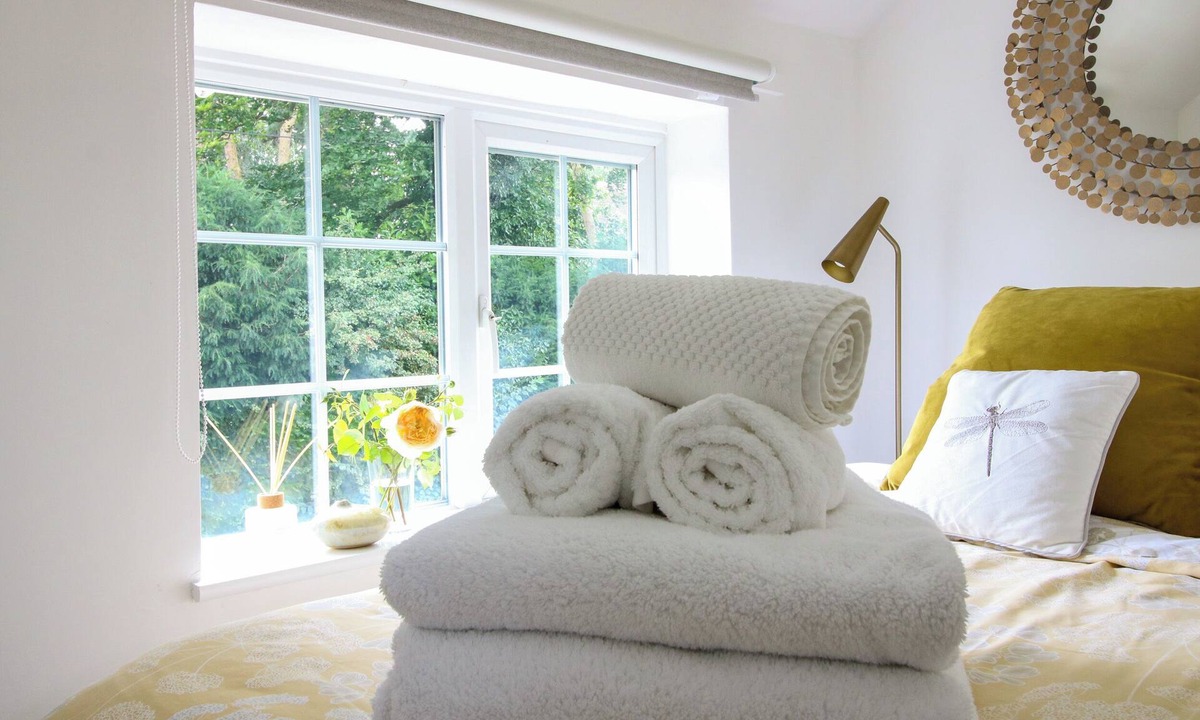 Halfway House Cottage | Clematis Cottage