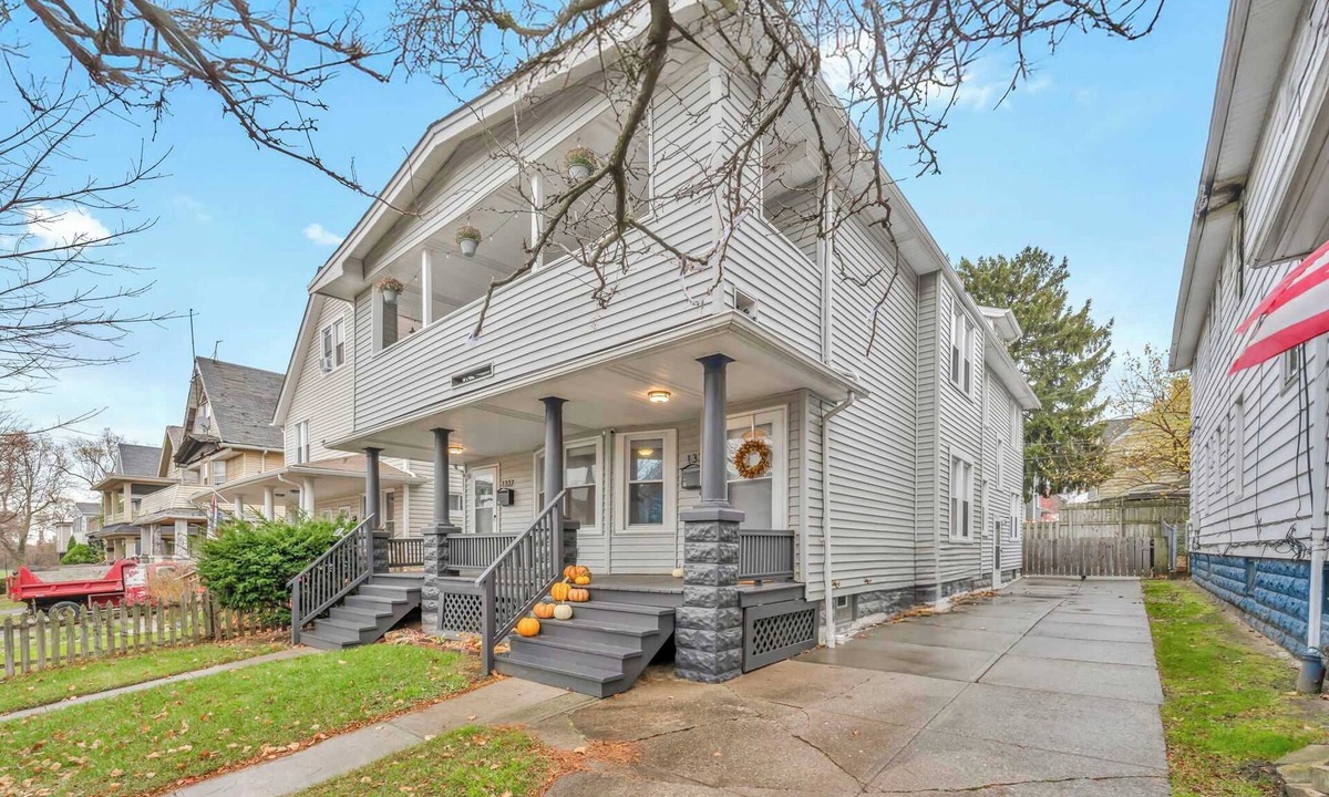 Detroit - Shoreway House | Cleveland Hideaway Near Beach & Restaurants