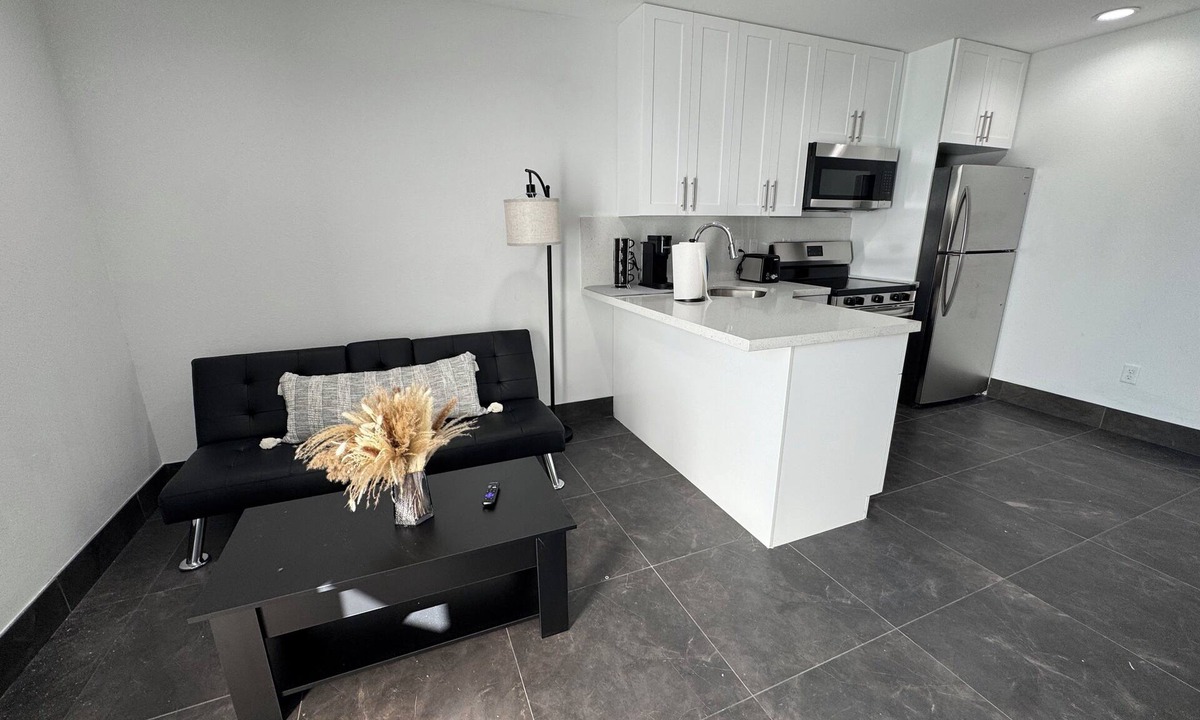 Clewiston Apartment | Clewiston Comfort #2 – Modern 1BR Escape
