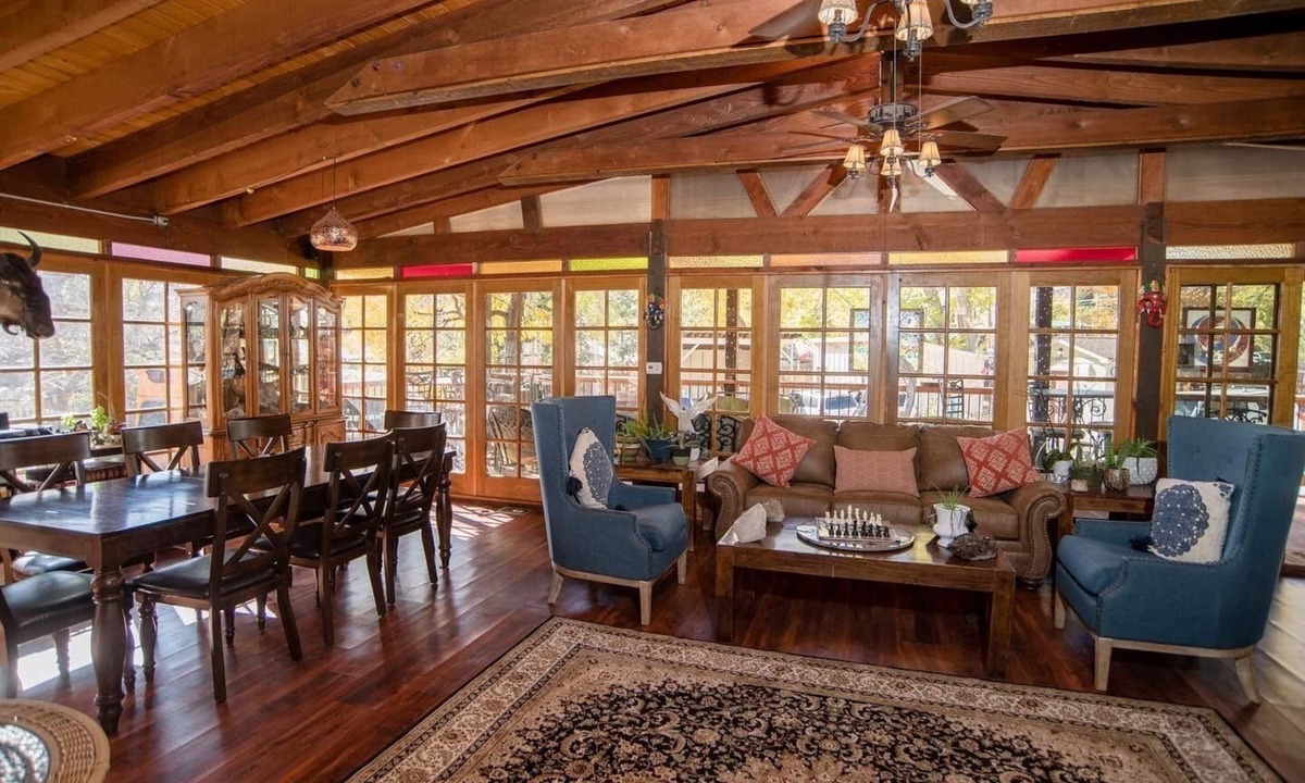 Morrison Bed & Breakfast | Cliff House Lodge B&B