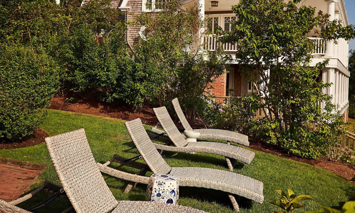 Brant Point Bed & Breakfast | Cliff Lodge