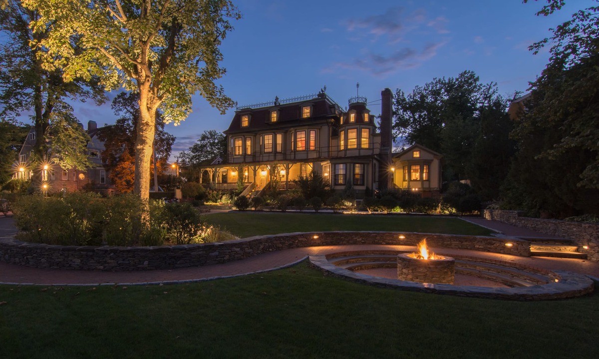 Cliff Walk Bed & Breakfast | Cliffside Inn