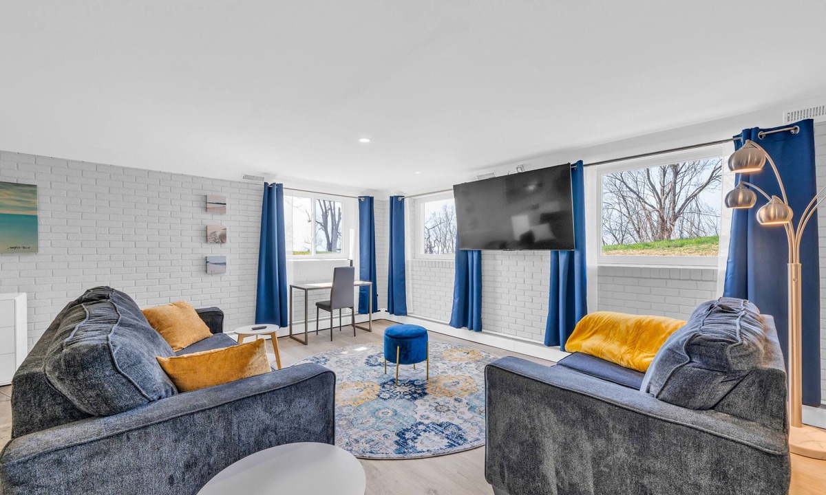 Ruthven Apartment | Cliffside Suite #3 - Seacliff Beach Suites