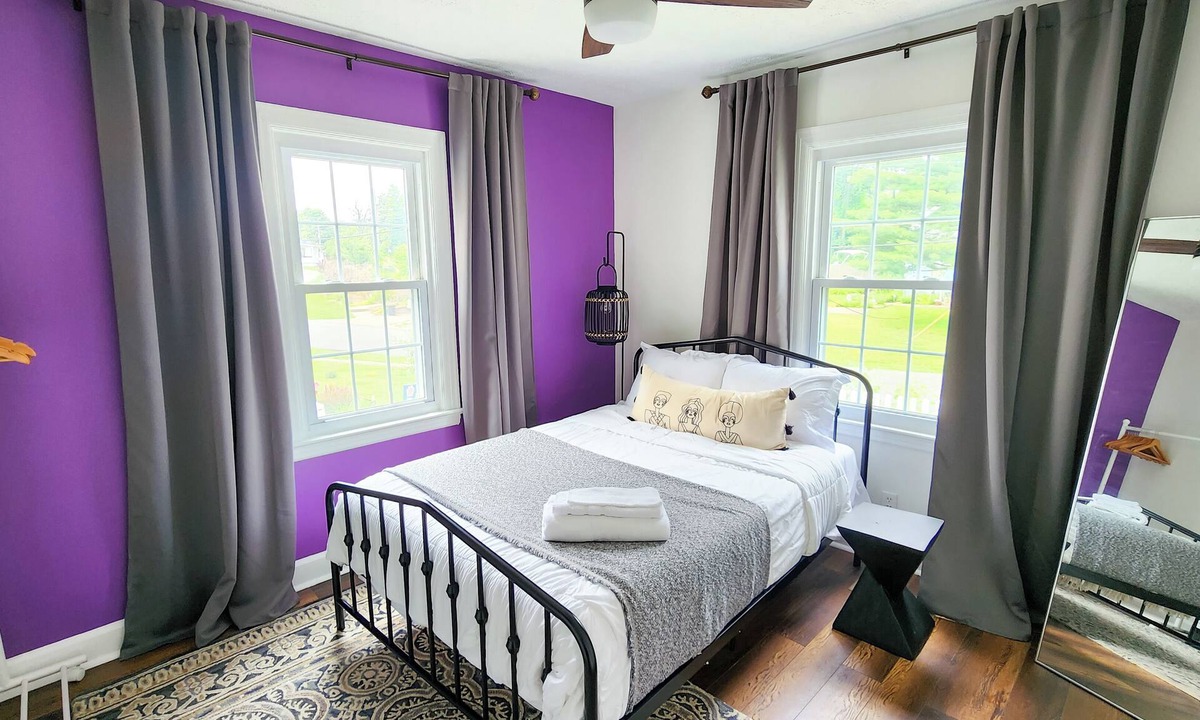 Brownsboro Zorn House | Clifton Retreat: Four Bedroom House Near Downtown Louisville, Expo Center