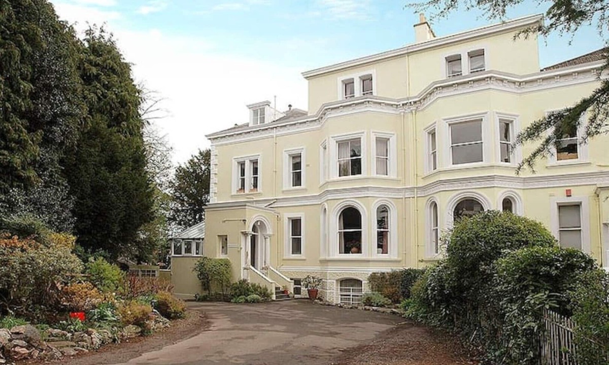 Bristol Apartment | Clifton Spacious 3 Bed Apt&Parking-Simply Check In