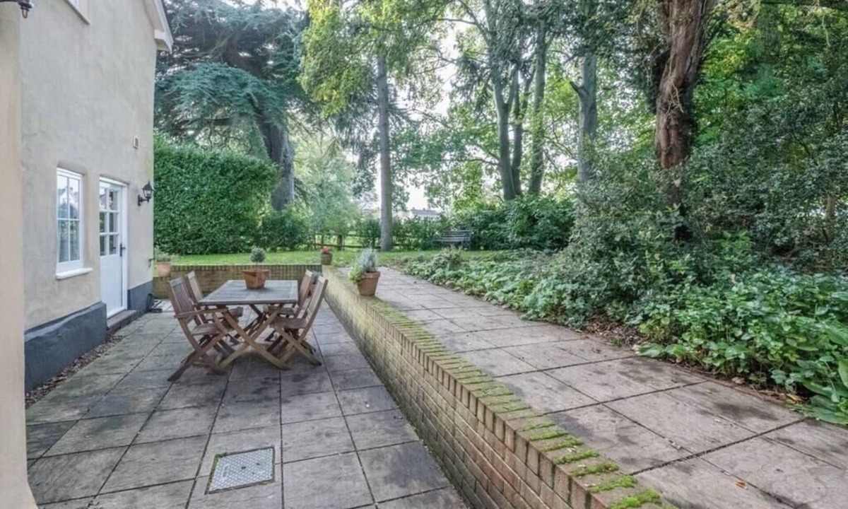 Clare House | Cliftons Cottage, Clare