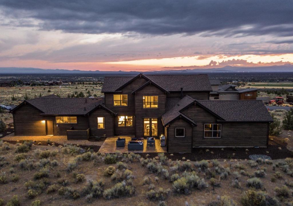 Powell Butte House | Clint by AvantStay