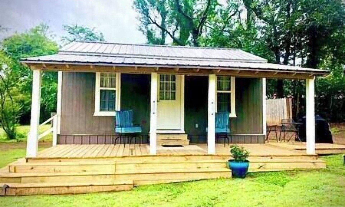 Clinton Cabin | Clinton Cabins #1
