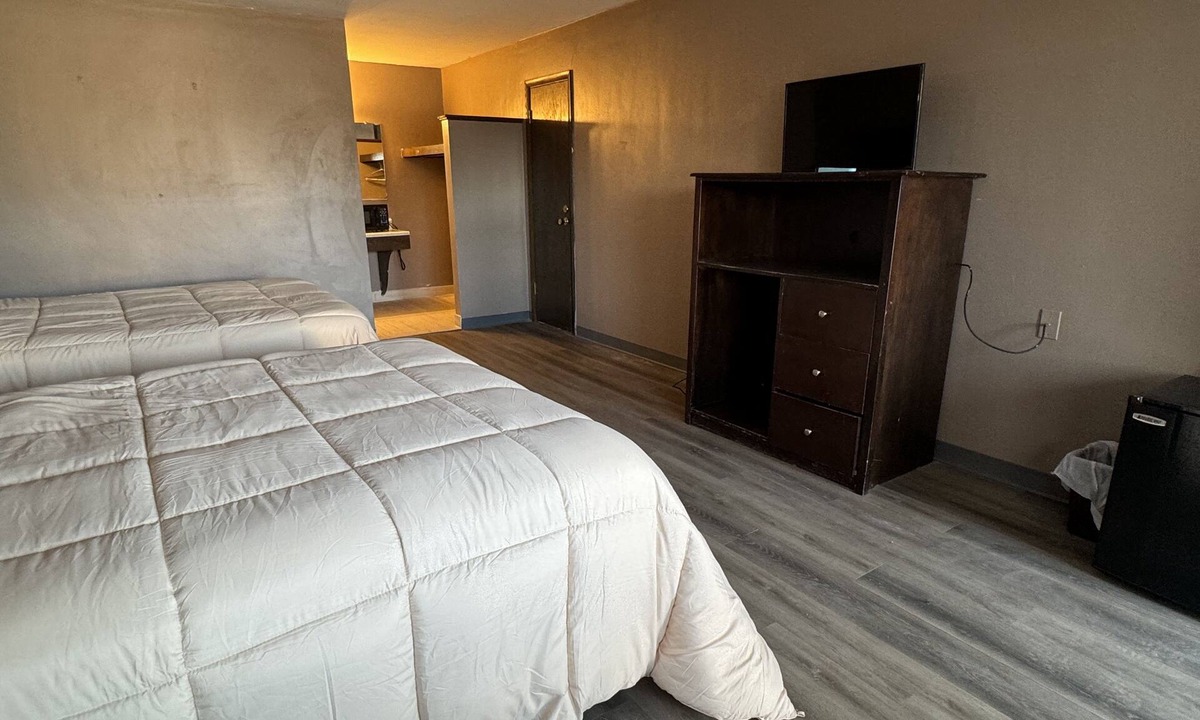 Clintonville Hotel | Clintonville Motel