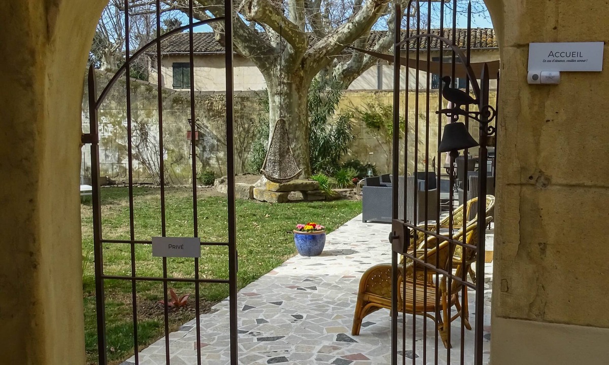 Avignon House | Clos St Pierre de Fraisse
