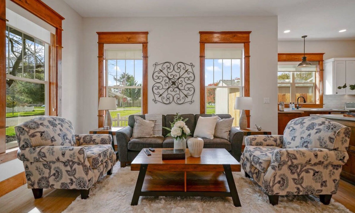 Independence House | Close access to the Willamette Valley Wineries