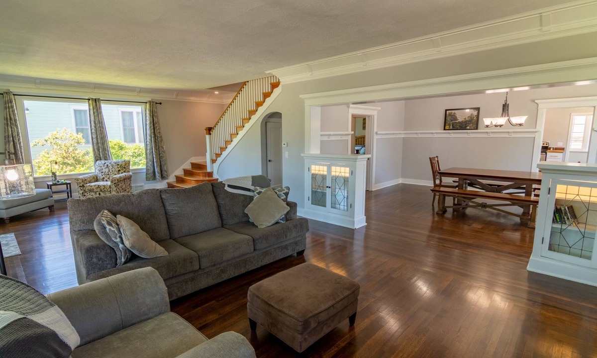 Independence House | Close in Historic district craftsman