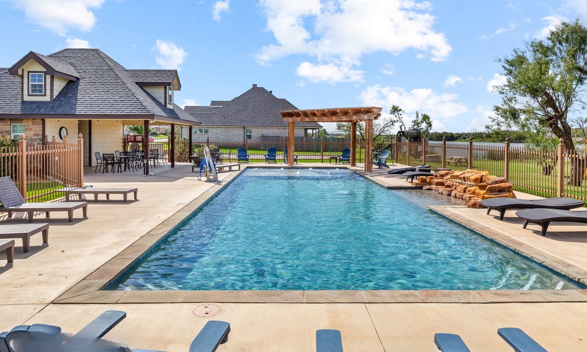 Abilene House | Close to ACU ~ Sleeps 8 ~ Summer Deals ~ Sparkling Clean ~ Pets OK ~ 5 Stars
