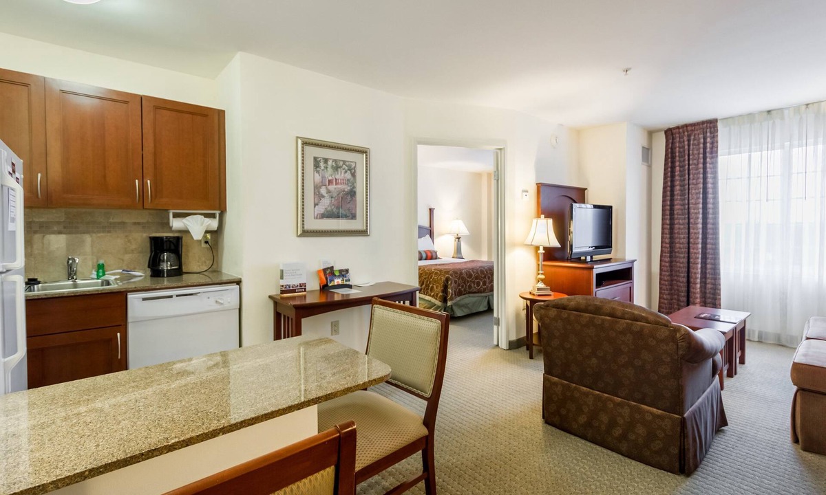 Montopolis Apartment | Close to Austin Airport | Free Breakfast + Free Wi-Fi + Outdoor Pool