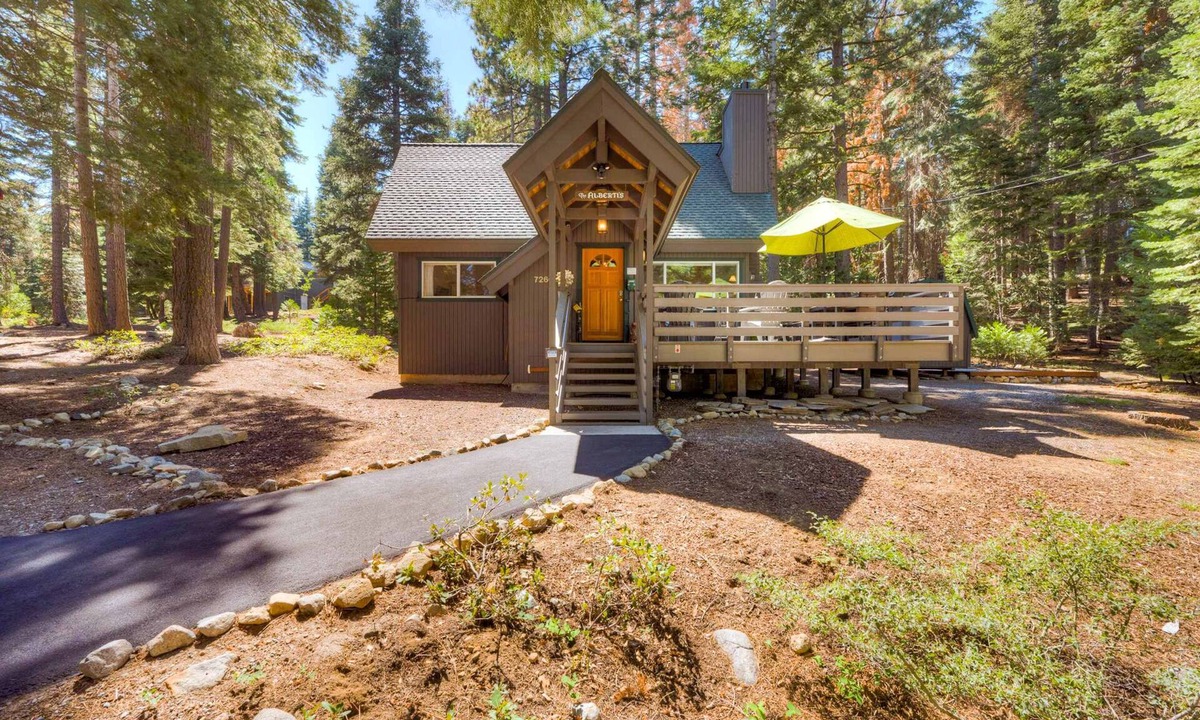 Tahoma Cabin | close to beach & skiing with grill, fireplace, deck, & W&D