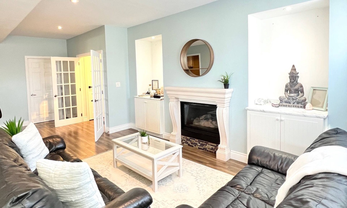 Sherkston Apartment | Close to beachSAUNA & Movie Room,/Sherkston