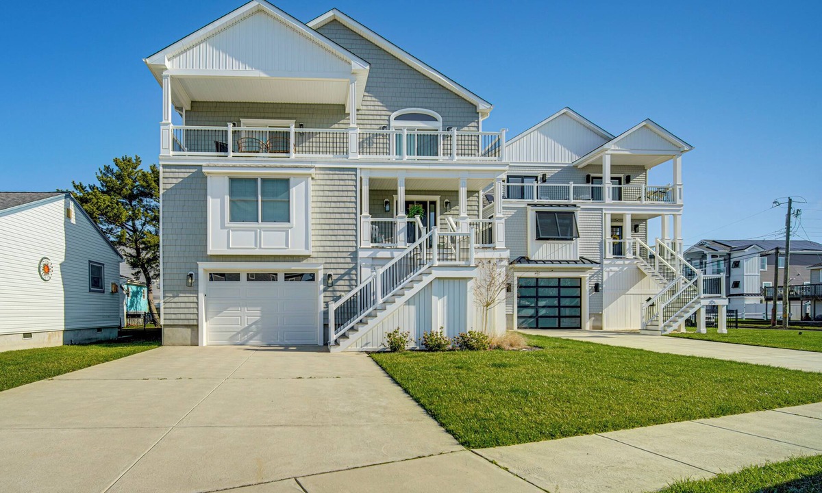 Brigantine House | Close to Brigantine Beach: Home w/2 Decks