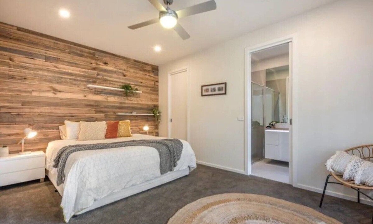 Belmont House | Close to Coast Belmont