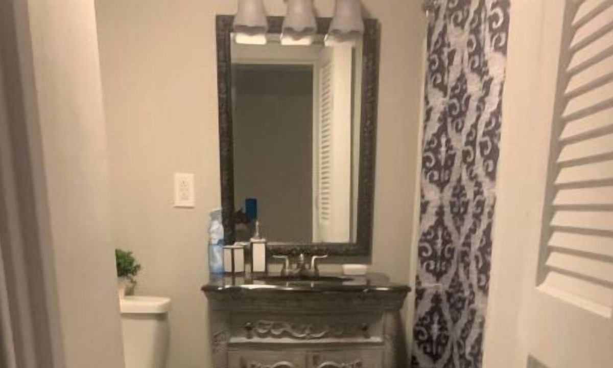 East of Broadway House | Close to downtown all hospitals less than ten minutes!! 3